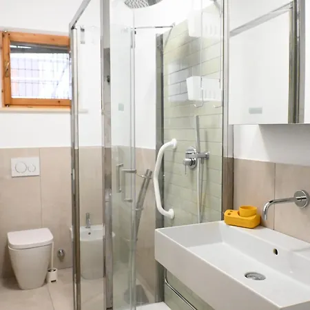 M415 Trilocale Piano Terra Con Corte Esterna