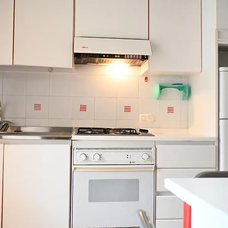 M415 Trilocale Piano Terra Con Corte Esterna Marcelli