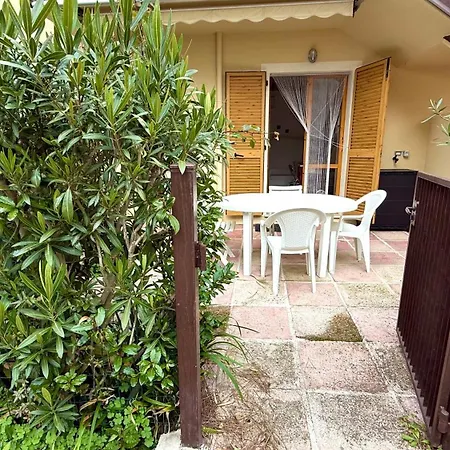 M415 Trilocale Piano Terra Con Corte Esterna * Marcelli